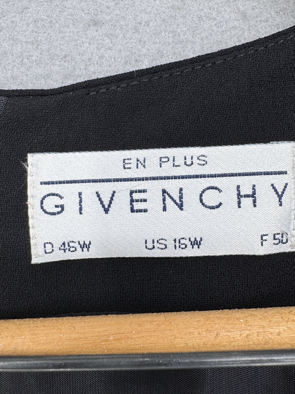 Givenchy Black Sleeveless Shift Dress Sheath Knee Length Quiet Luxury New - Picture 5 of 7